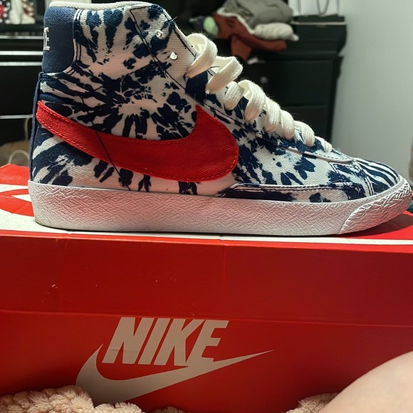 Nike blazers red white & blue - Picture 4 of 4